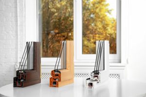 window manufacturing software adjusts samples in wood and vinyl